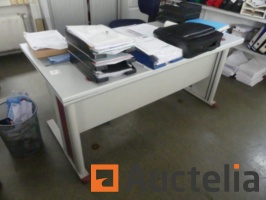 office-table-and-accessories-various-1345132G.jpg