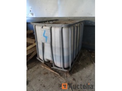 Plastic Tank with metal structure