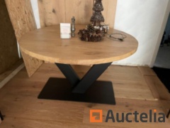 Solid oak Round table on black metal base